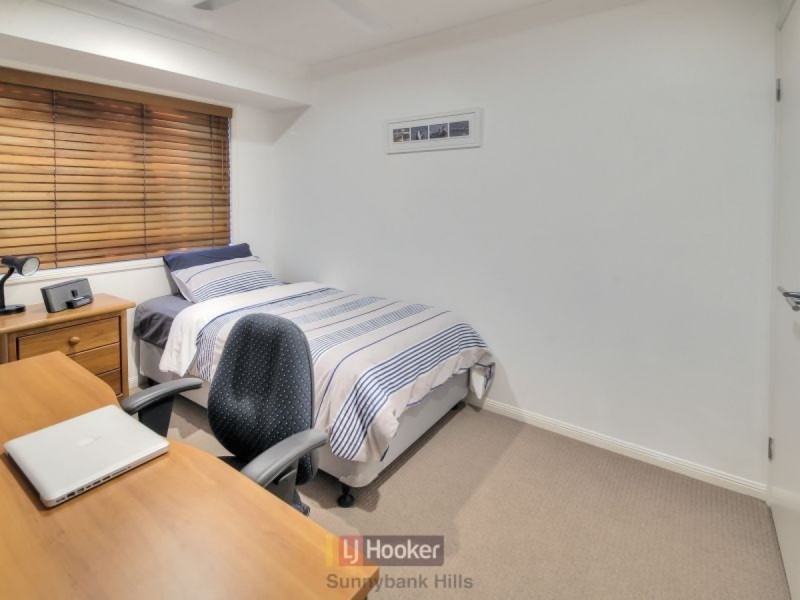 19 Yewleaf Place, Calamvale QLD 4116