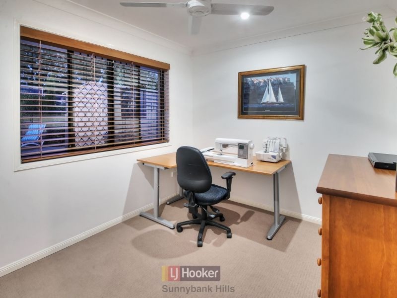 19 Yewleaf Place, Calamvale QLD 4116