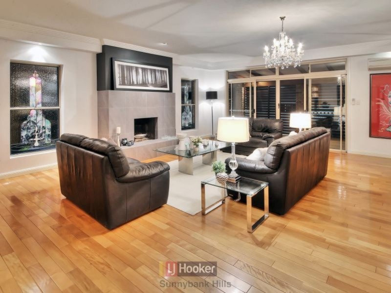 28 Fig Tree Street, Calamvale QLD 4116