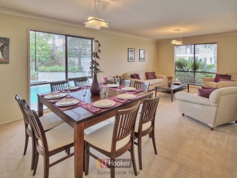 29 Regal Place, Eight Mile Plains QLD 4113