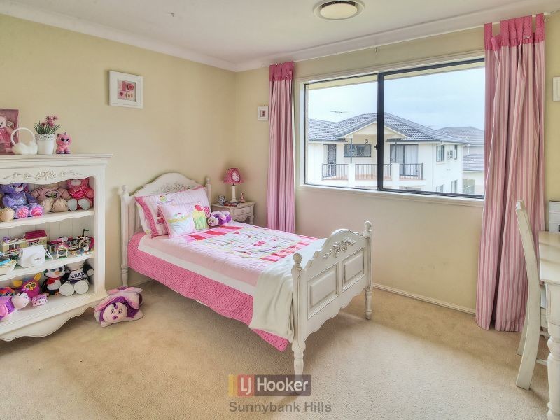 29 Regal Place, Eight Mile Plains QLD 4113