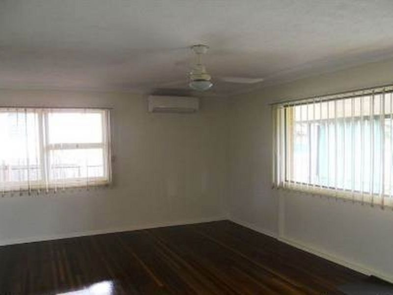 77 Ewing Road, Woodridge QLD 4114