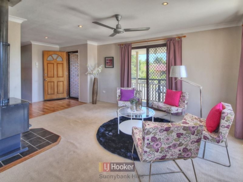 2 Boorala Crescent, Eight Mile Plains QLD 4113