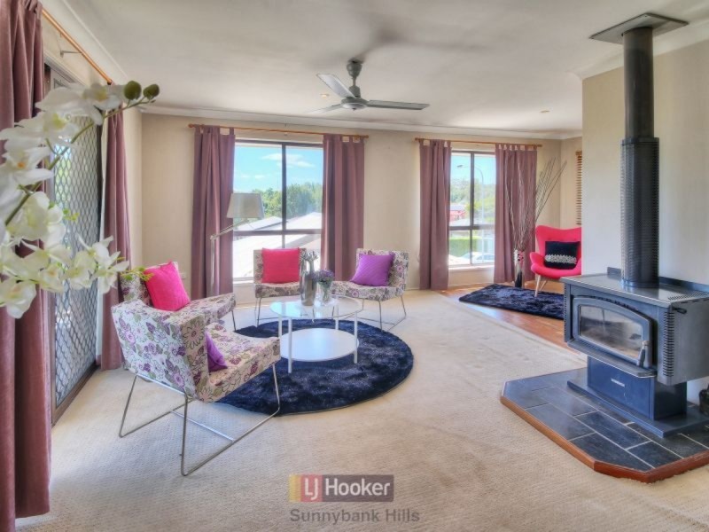 2 Boorala Crescent, Eight Mile Plains QLD 4113