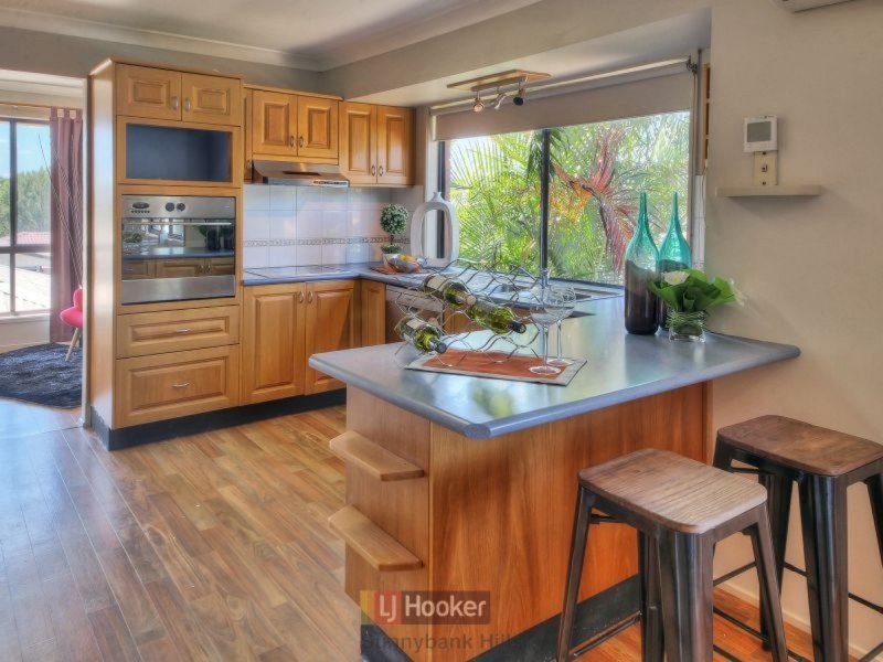 2 Boorala Crescent, Eight Mile Plains QLD 4113