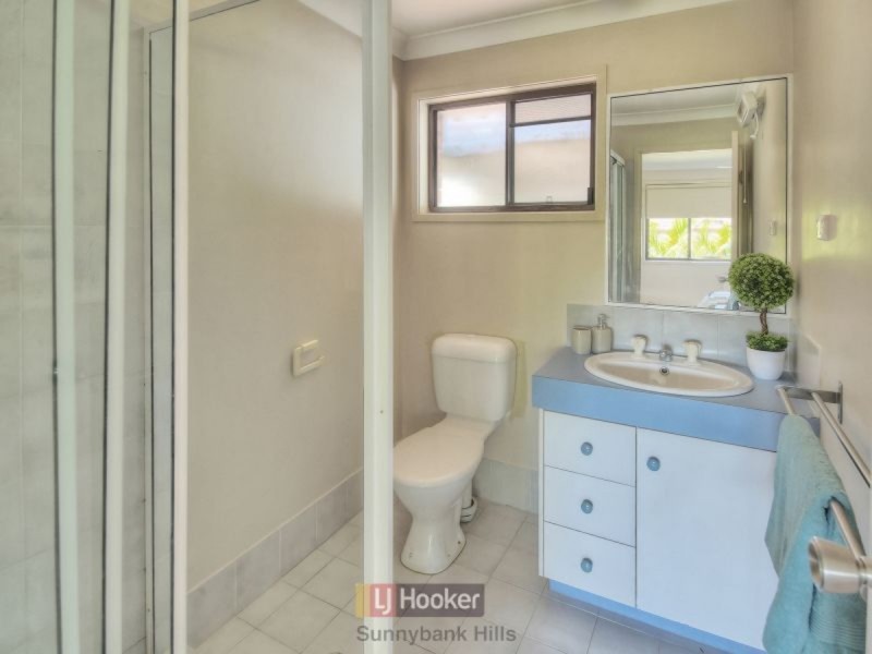 2 Boorala Crescent, Eight Mile Plains QLD 4113