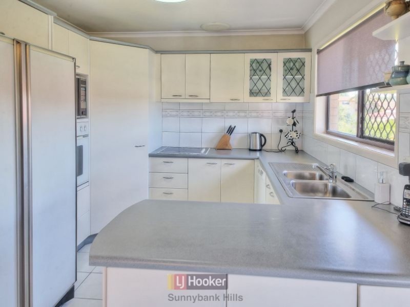 13 Genoa Street, Macgregor QLD 4109