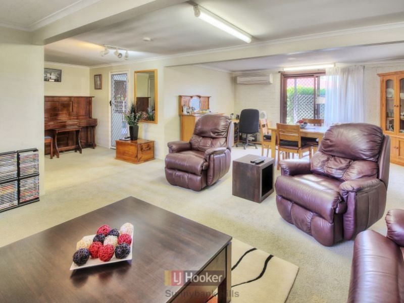 13 Genoa Street, Macgregor QLD 4109