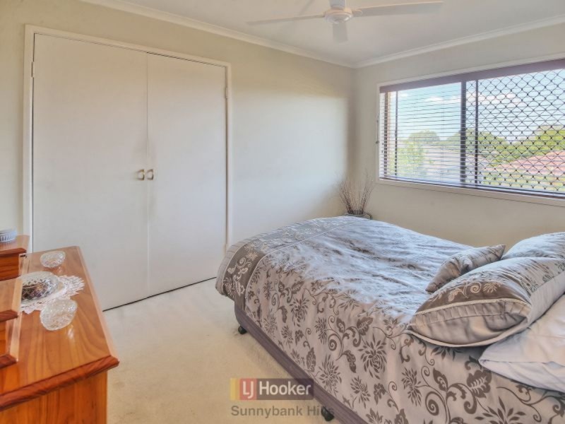 13 Genoa Street, Macgregor QLD 4109