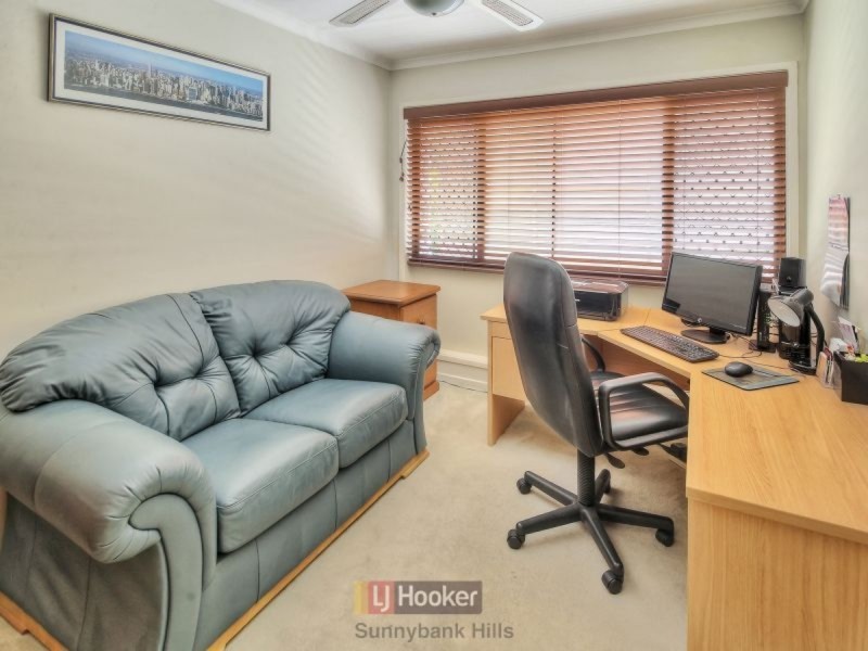 13 Genoa Street, Macgregor QLD 4109