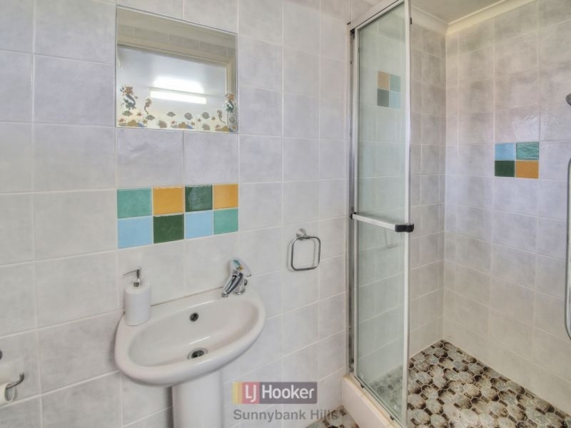 13 Genoa Street, Macgregor QLD 4109