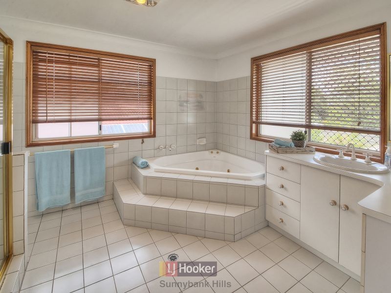 33 Hillcrest Street, Sunnybank Hills QLD 4109