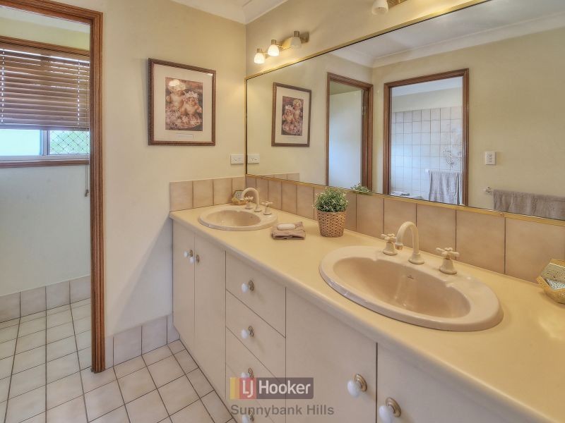 33 Hillcrest Street, Sunnybank Hills QLD 4109