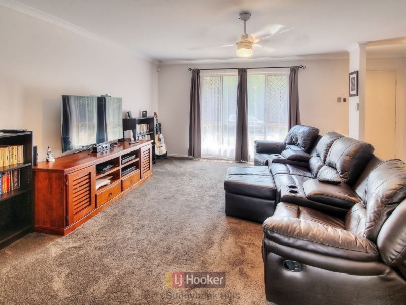 9 Innes Close, Parkinson QLD 4115