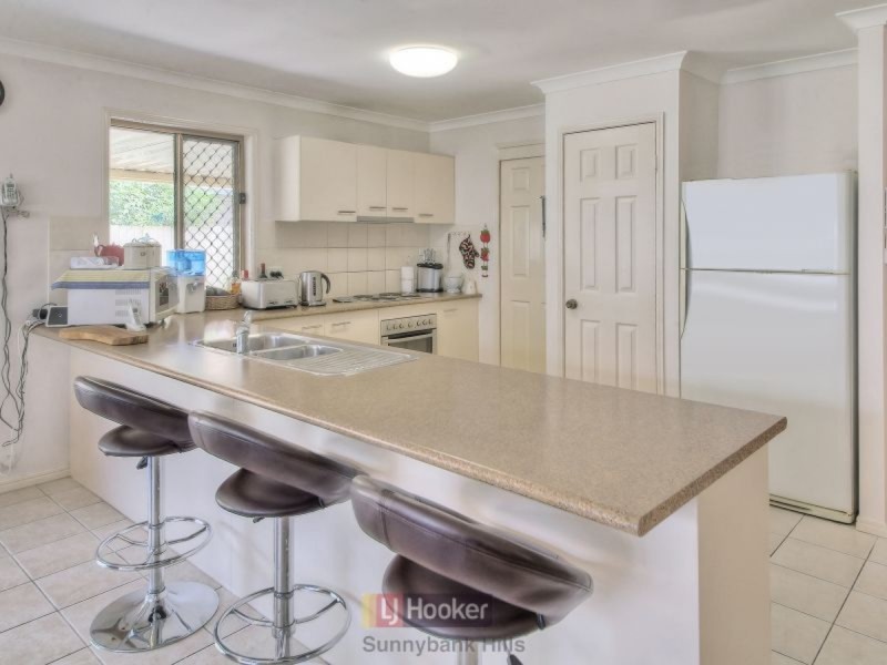 9 Innes Close, Parkinson QLD 4115