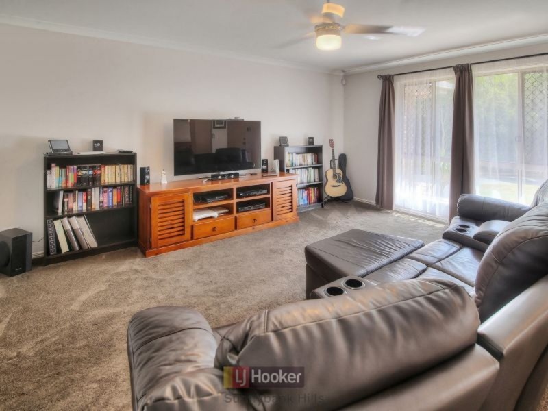 9 Innes Close, Parkinson QLD 4115