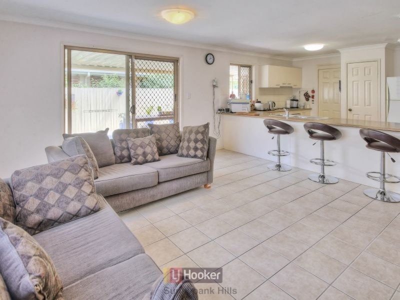 9 Innes Close, Parkinson QLD 4115