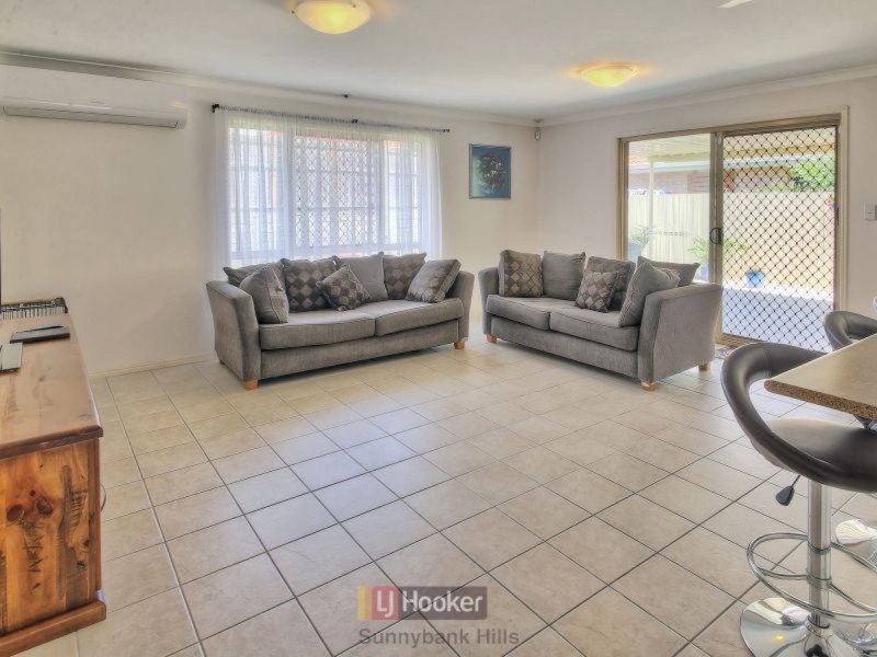 9 Innes Close, Parkinson QLD 4115