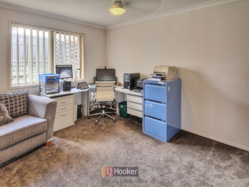 9 Innes Close, Parkinson QLD 4115