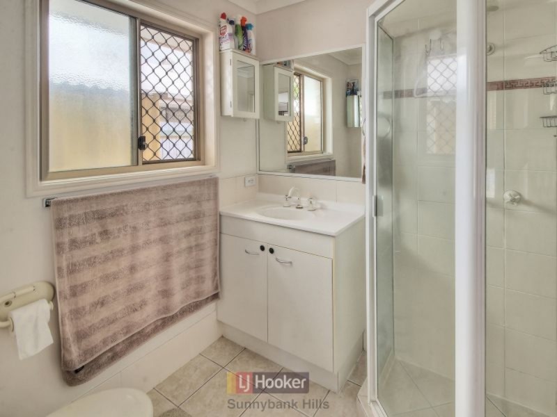 9 Innes Close, Parkinson QLD 4115