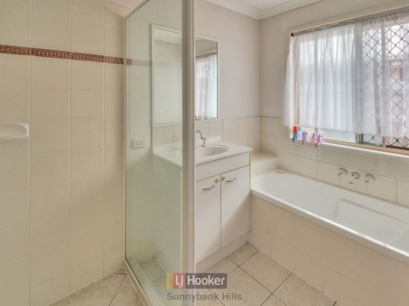9 Innes Close, Parkinson QLD 4115