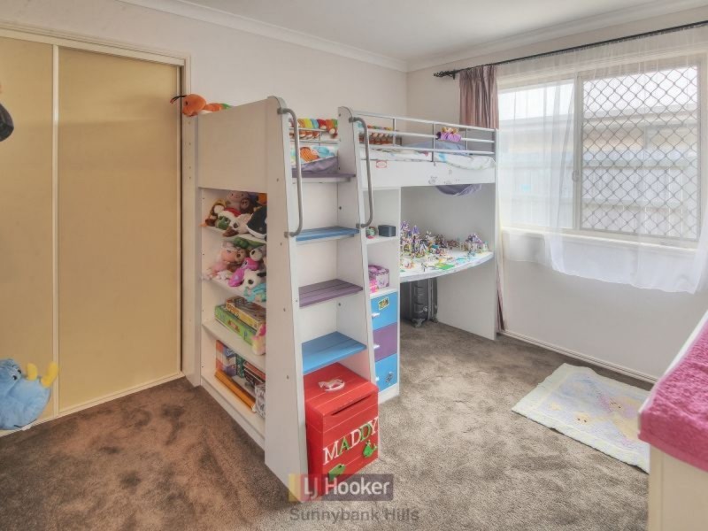 9 Innes Close, Parkinson QLD 4115