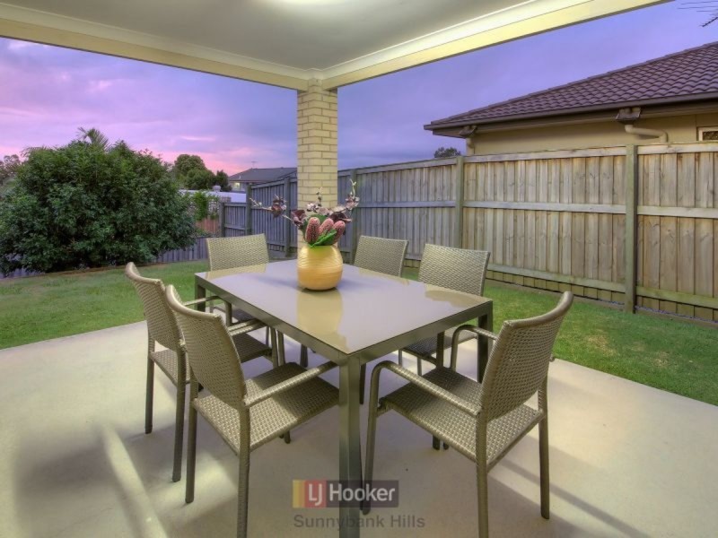 18 Larapinta Circuit, Parkinson QLD 4115