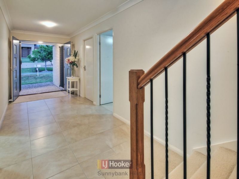 18 Larapinta Circuit, Parkinson QLD 4115