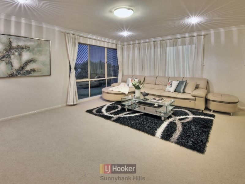 18 Larapinta Circuit, Parkinson QLD 4115