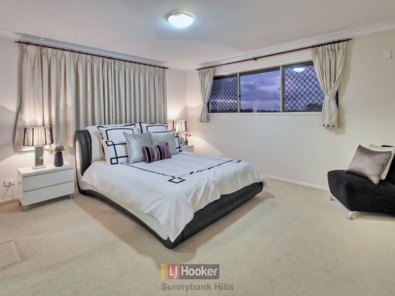 18 Larapinta Circuit, Parkinson QLD 4115