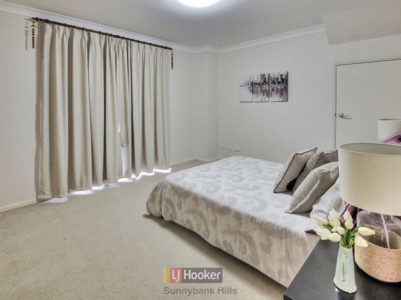 18 Larapinta Circuit, Parkinson QLD 4115