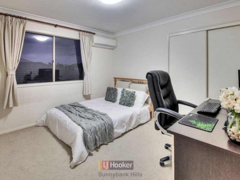 18 Larapinta Circuit, Parkinson QLD 4115