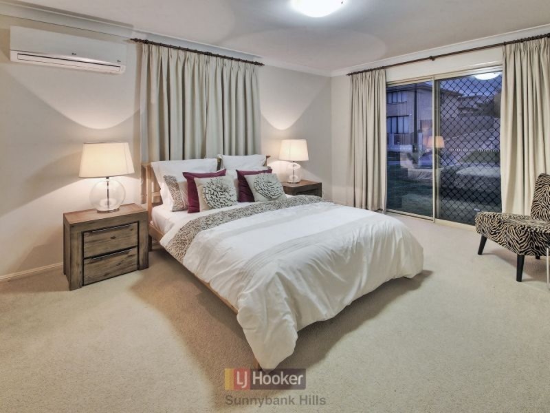 18 Larapinta Circuit, Parkinson QLD 4115