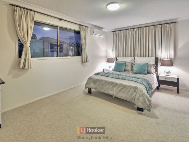 18 Larapinta Circuit, Parkinson QLD 4115