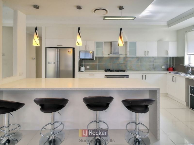 10 Golden Place, Robertson QLD 4109