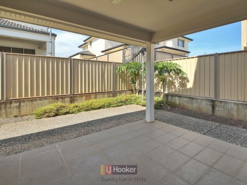 10 Golden Place, Robertson QLD 4109