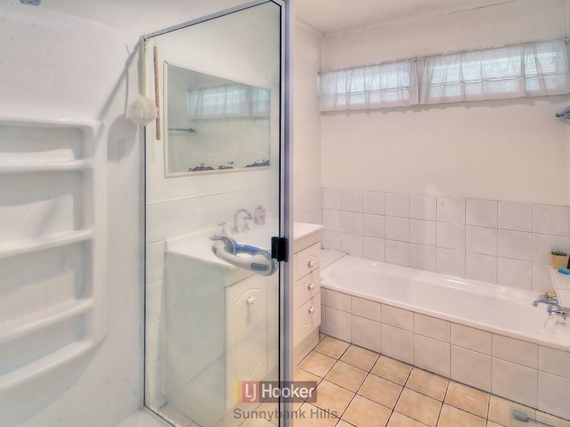 663 Mains Road, Macgregor QLD 4109
