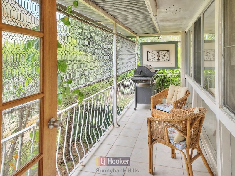 663 Mains Road, Macgregor QLD 4109