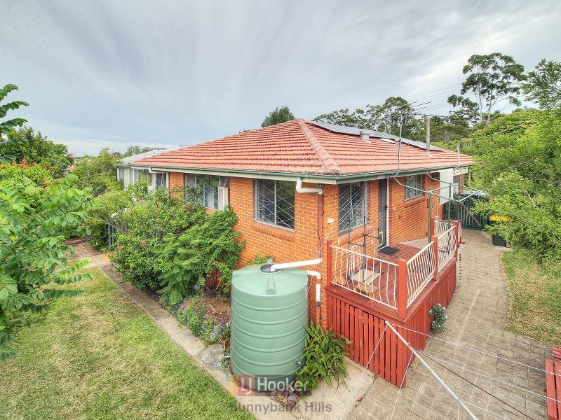 663 Mains Road, Macgregor QLD 4109