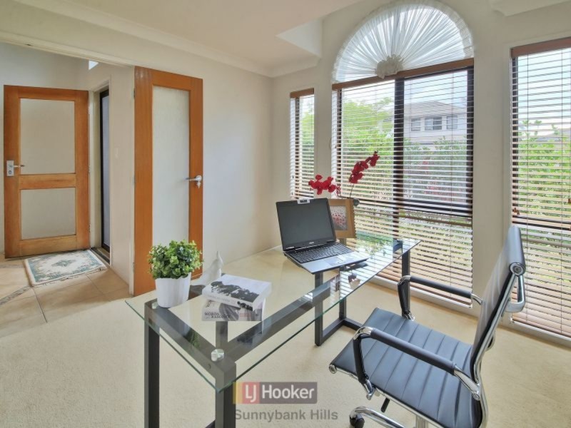 12 Preston Court, Calamvale QLD 4116