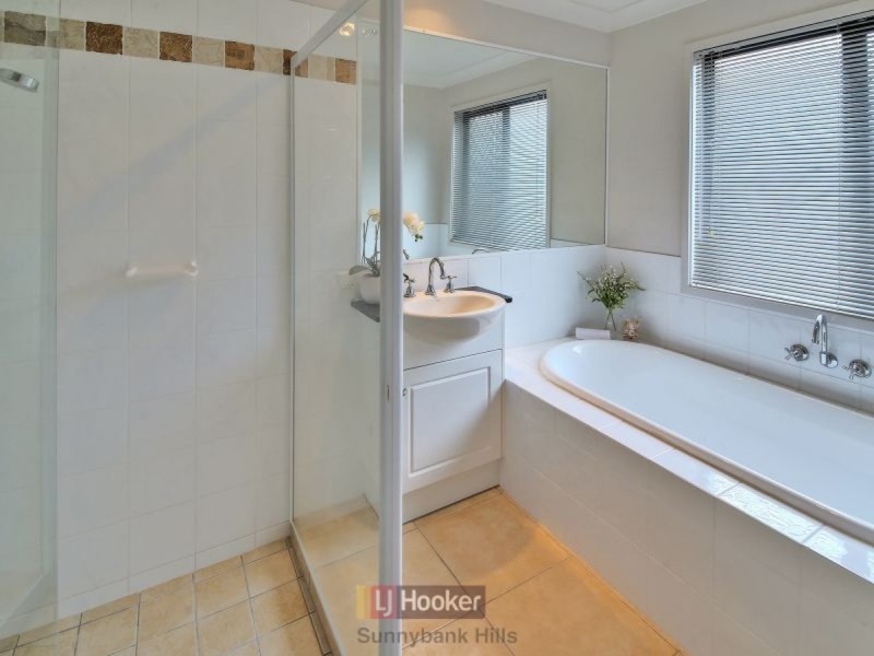 12 Preston Court, Calamvale QLD 4116