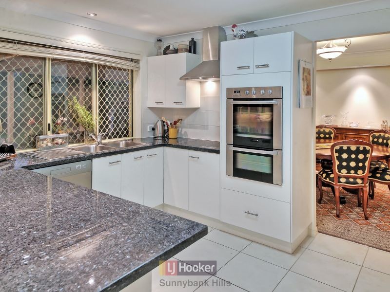 11 Raider Place, Sunnybank Hills QLD 4109