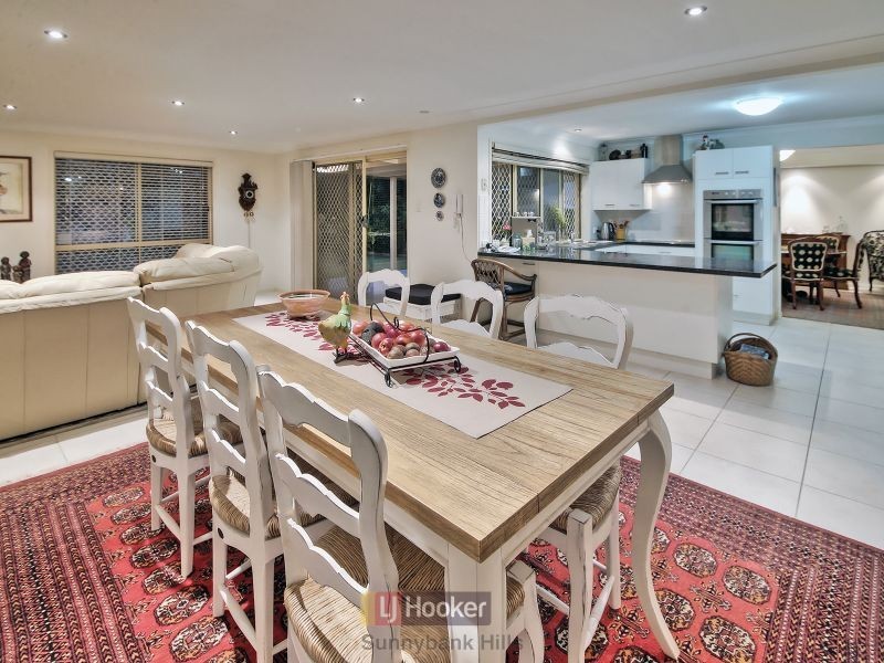 11 Raider Place, Sunnybank Hills QLD 4109