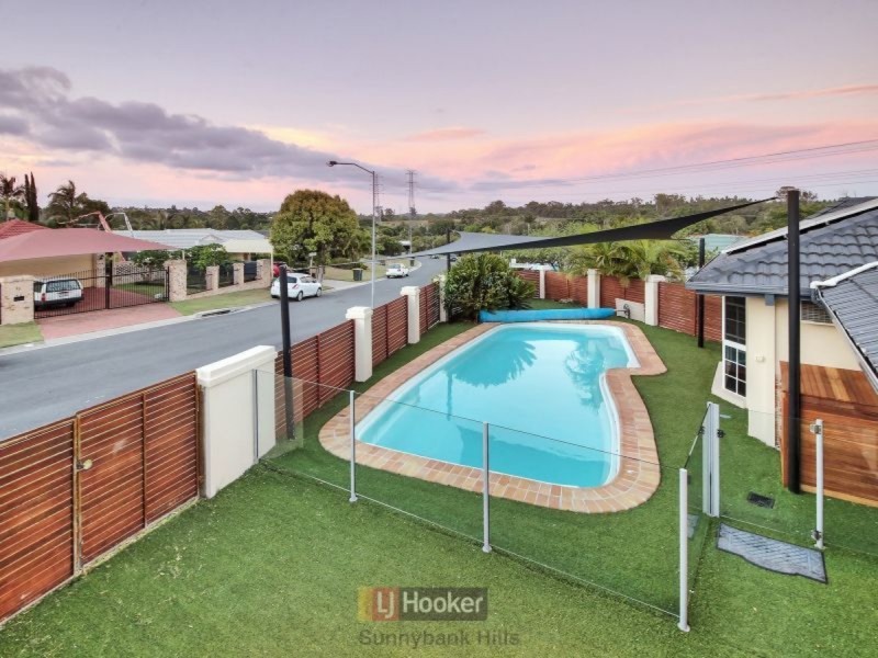 74 Blue Grass Crescent, Eight Mile Plains QLD 4113