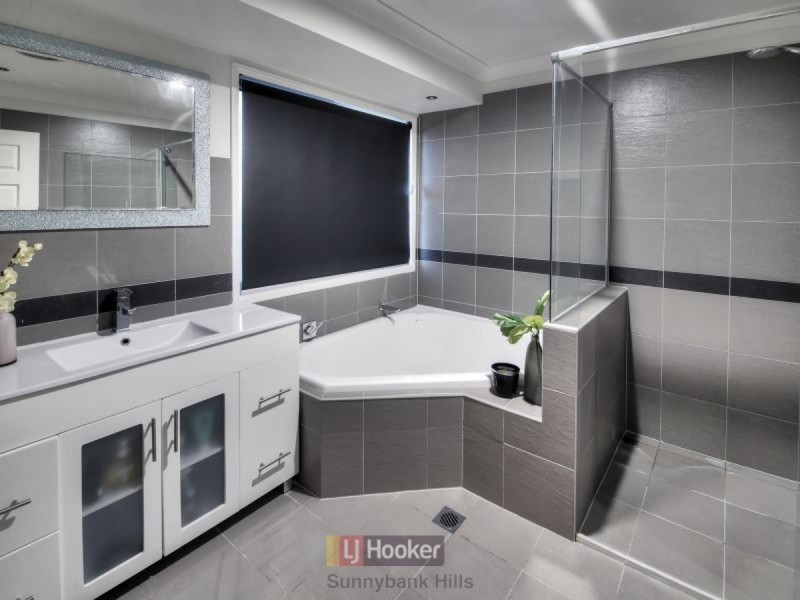 74 Blue Grass Crescent, Eight Mile Plains QLD 4113