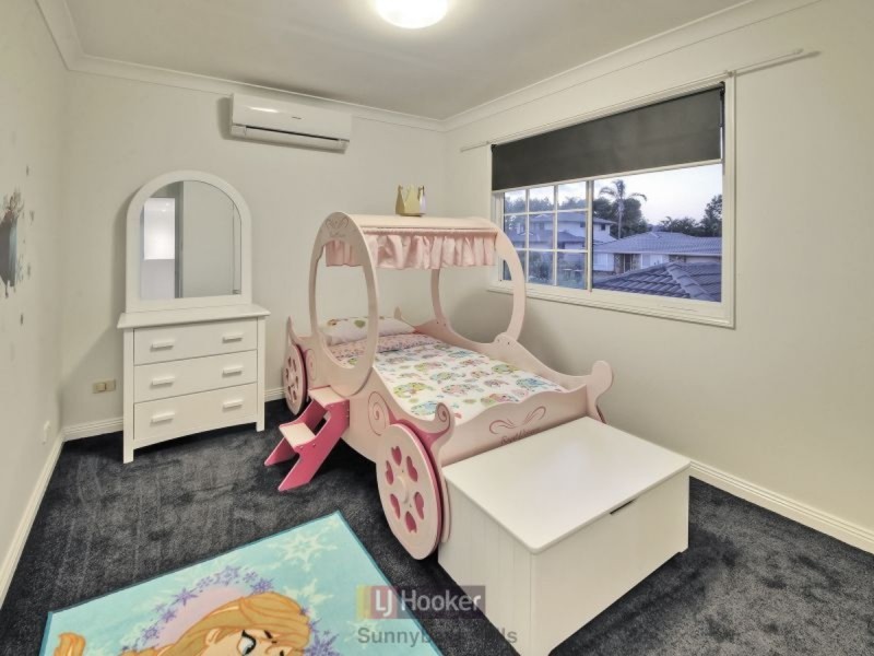 74 Blue Grass Crescent, Eight Mile Plains QLD 4113