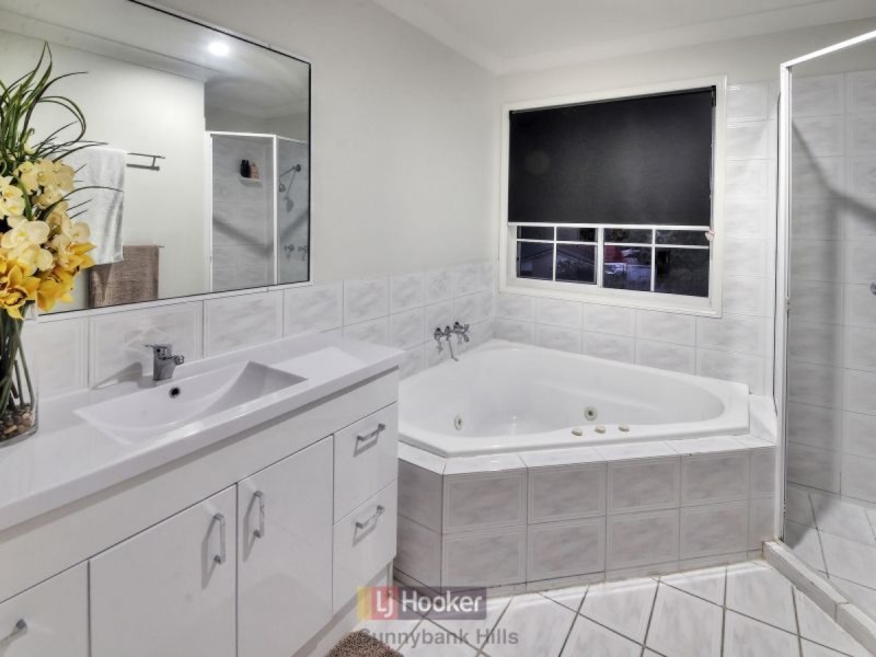 74 Blue Grass Crescent, Eight Mile Plains QLD 4113