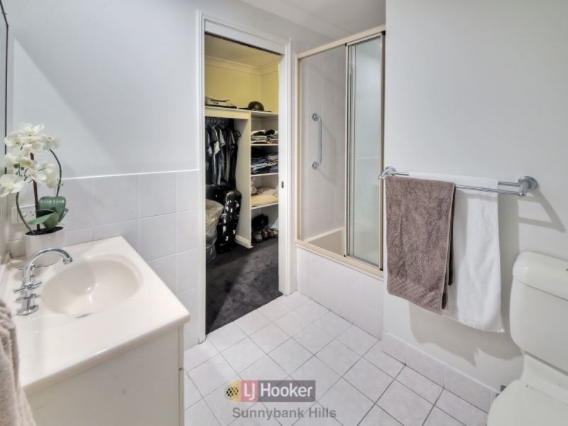 74 Blue Grass Crescent, Eight Mile Plains QLD 4113