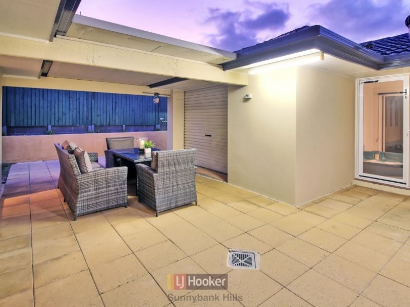 74 Blue Grass Crescent, Eight Mile Plains QLD 4113