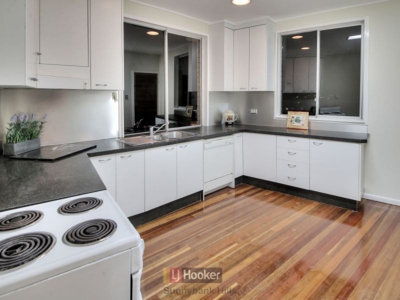 10 Azanian Street, Upper Mount Gravatt QLD 4122